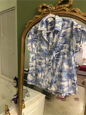 Men's Blue and White Tropical Print Short-Sleeve Button-Down Shirt